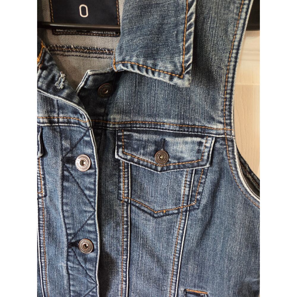 Maurices Dark Wash Jean Denim VEST Plus Size 14 Button Up Pockets Western - Picture 3 of 7